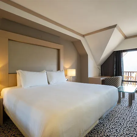 Eurostars Royal Tanau Отель